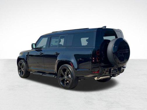 2025 Land Rover Defender 130 P400 X-Dynamic SE