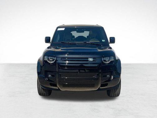 2025 Land Rover Defender 130 P400 X-Dynamic SE