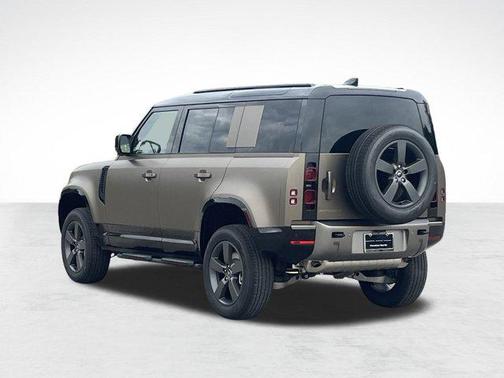 2025 Land Rover Defender 110 P400 X-Dynamic SE