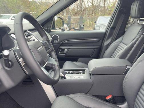 2025 Land Rover Discovery P360 Metropolitan Edition