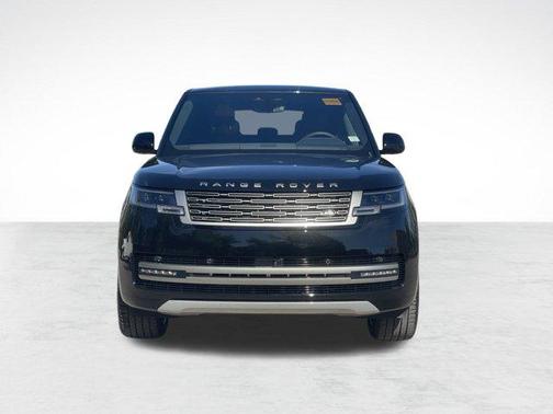 2025 Land Rover Range Rover P550e SE
