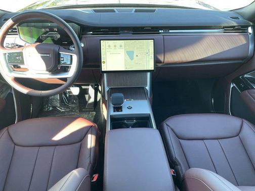 2025 Land Rover Range Rover P550e SE