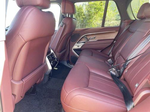 2025 Land Rover Range Rover P550e SE