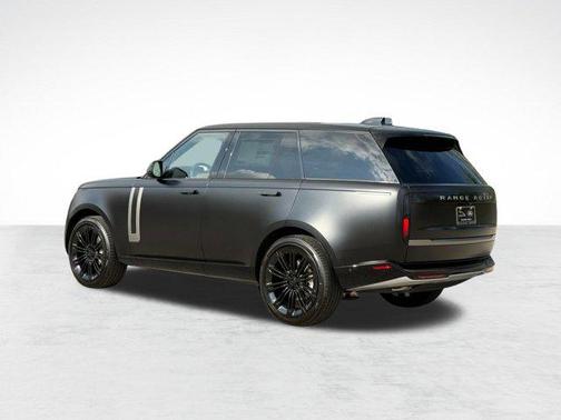 Obsidian Black SV Bespoke Ultra Metallic Satin 2026 Land Rover Range Rover P400 SE