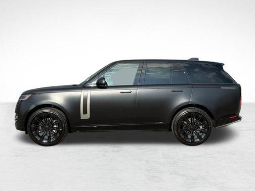 Obsidian Black SV Bespoke Ultra Metallic Satin 2026 Land Rover Range Rover P400 SE