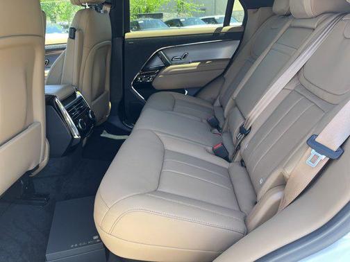 2025 Land Rover Range Rover Sport SE