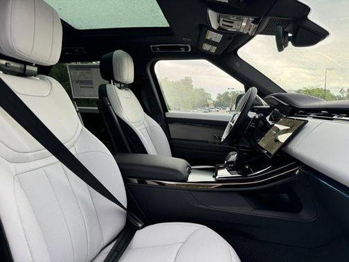 2025 Land Rover Range Rover Sport SE
