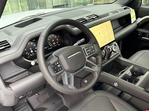 2026 Land Rover Defender P400 X-Dynamic SE