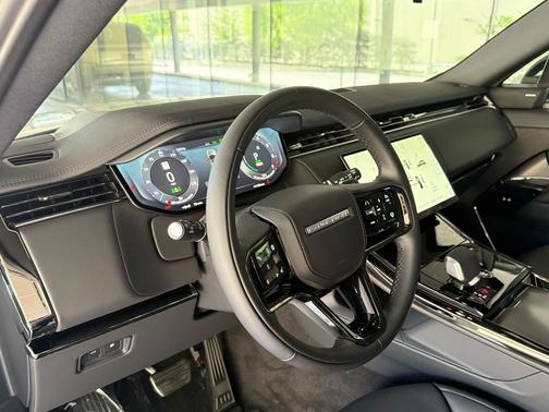 Borasco Grey Metallic 2026 Land Rover Range Rover Sport SE