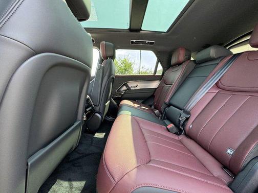 2025 Land Rover Range Rover Sport SE