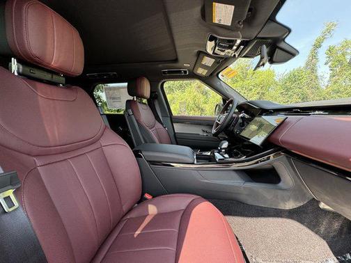 2025 Land Rover Range Rover Sport SE