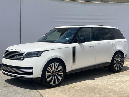 2025 Land Rover Range Rover P615 SV