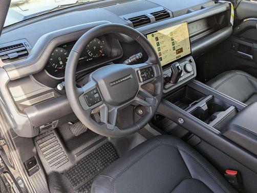 2026 Land Rover Defender P400 X-Dynamic SE