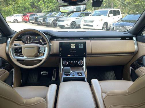2023 Land Rover Range Rover P530 SE