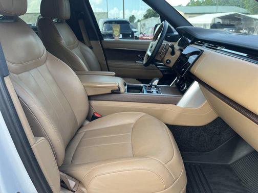 2023 Land Rover Range Rover P530 SE