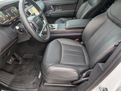 2025 Land Rover Range Rover P530 SE