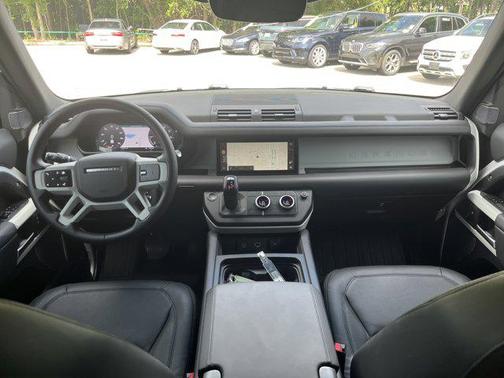 2024 Land Rover Defender 110 P300