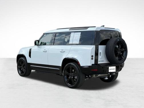 Fuji White 2026 Land Rover Defender P400 X-Dynamic SE