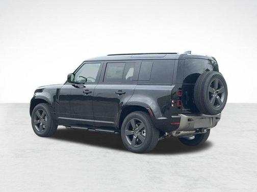 2025 Land Rover Defender 110 P400 X-Dynamic SE