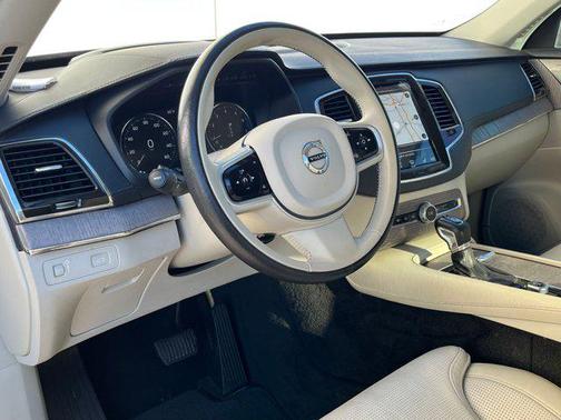 2021 Volvo XC90 T6 Inscription