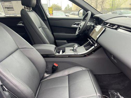 2026 Land Rover Range Rover Velar Dynamic SE