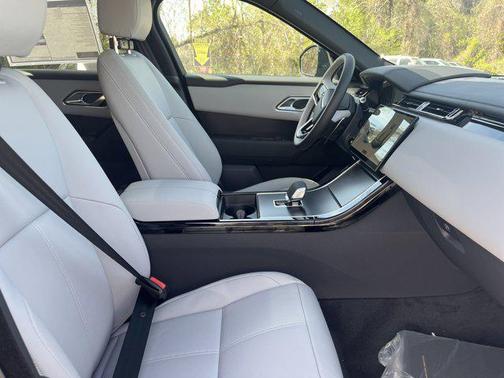 2026 Land Rover Range Rover Velar P250 SE R-Dynamic