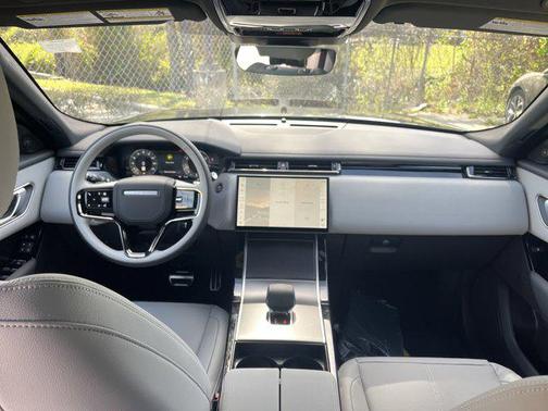 2026 Land Rover Range Rover Velar P250 SE R-Dynamic