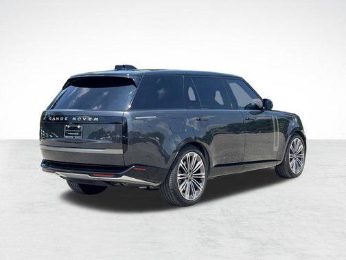 2025 Land Rover Range Rover P530 SE 7 Seat