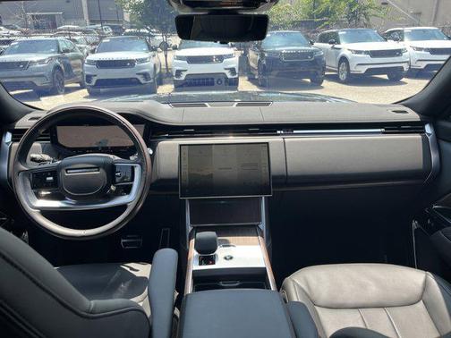 2025 Land Rover Range Rover P530 SE 7 Seat