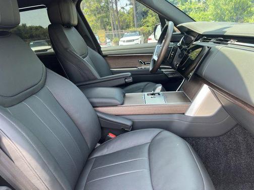 2025 Land Rover Range Rover P530 SE 7 Seat