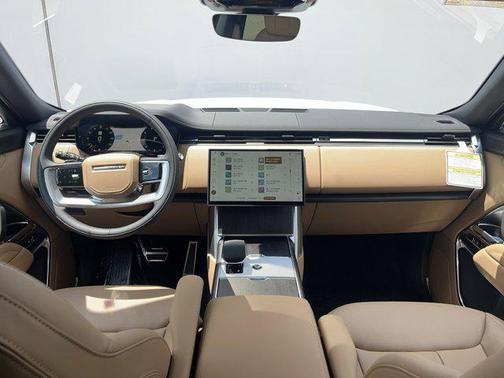 2025 Land Rover Range Rover P400 SE 7 Seat