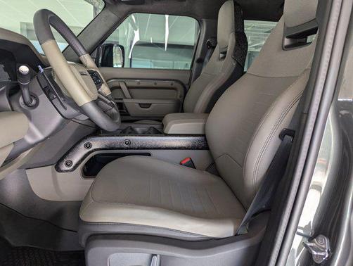 2025 Land Rover Defender P635 OCTA