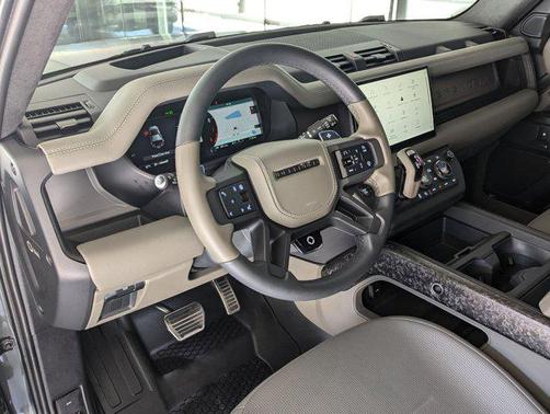 2025 Land Rover Defender P635 OCTA