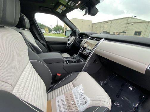 2024 Land Rover Discovery P360 Metropolitan Edition