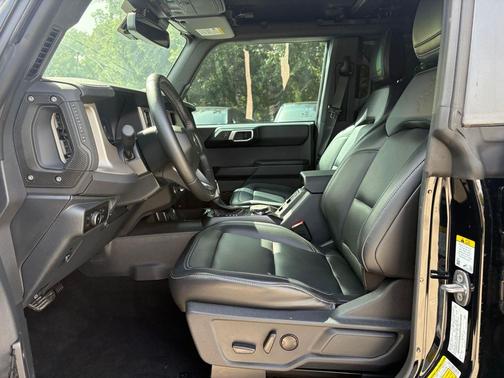 Shadow Black 2025 Ford Bronco Outer Banks