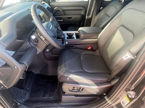 2026 Land Rover Defender 110 V8