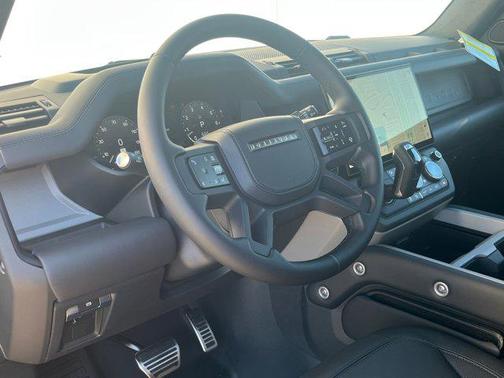 2026 Land Rover Defender 110 V8