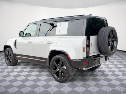 Borasco Grey Metallic 2026 Land Rover Defender P400 X-Dynamic SE