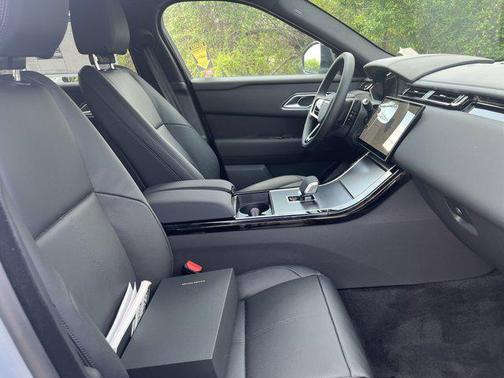 2026 Land Rover Range Rover Velar P250 SE R-Dynamic