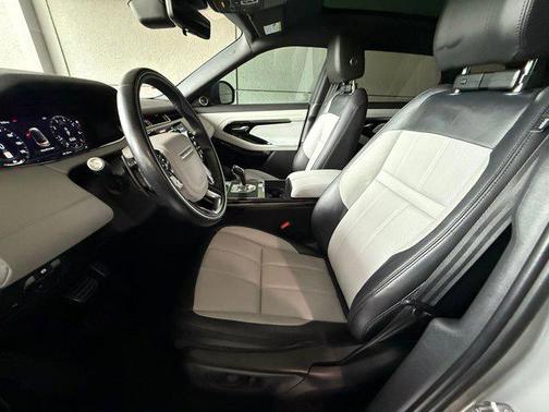 Seoul Pearl Silver Metallic 2020 Land Rover Range Rover Evoque First Edition