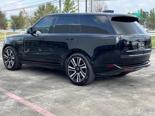 2023 Land Rover Range Rover P530 SE