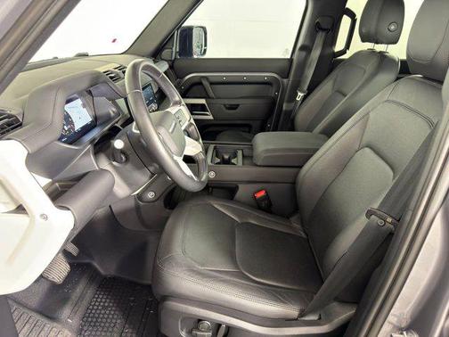 2024 Land Rover Defender 110 P300