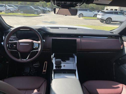 2025 Land Rover Range Rover Sport SE
