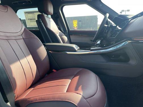 2025 Land Rover Range Rover Sport SE