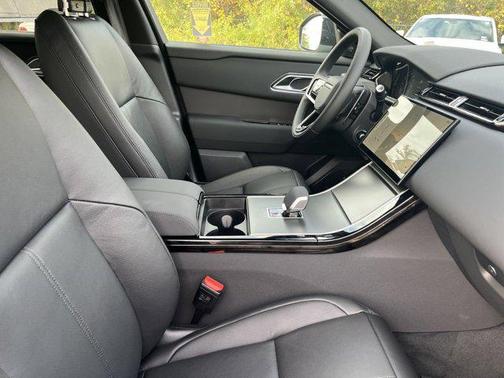 2025 Land Rover Range Rover Velar P250 SE R-Dynamic