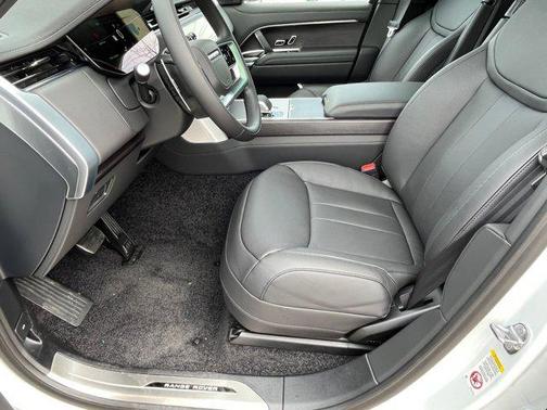 2026 Land Rover Range Rover P530 SE