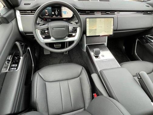 2026 Land Rover Range Rover P530 SE