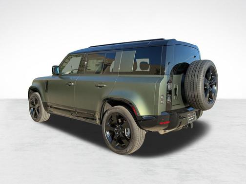 Woolstone Green Metallic 2026 Land Rover Defender P400 X-Dynamic SE
