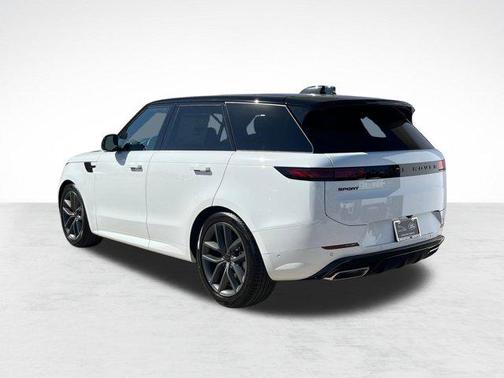 Fuji White 2026 Land Rover Range Rover Sport SE