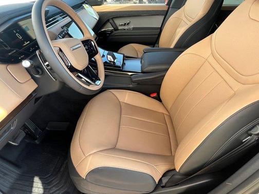 2025 Land Rover Range Rover Sport SE